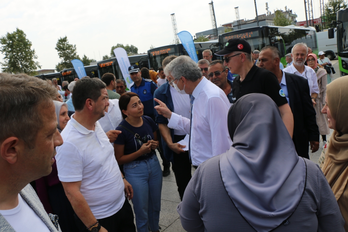 Sakarya Büyükşehir Belediyesi Ulaşım filosunu 18 yeni araç ekledi