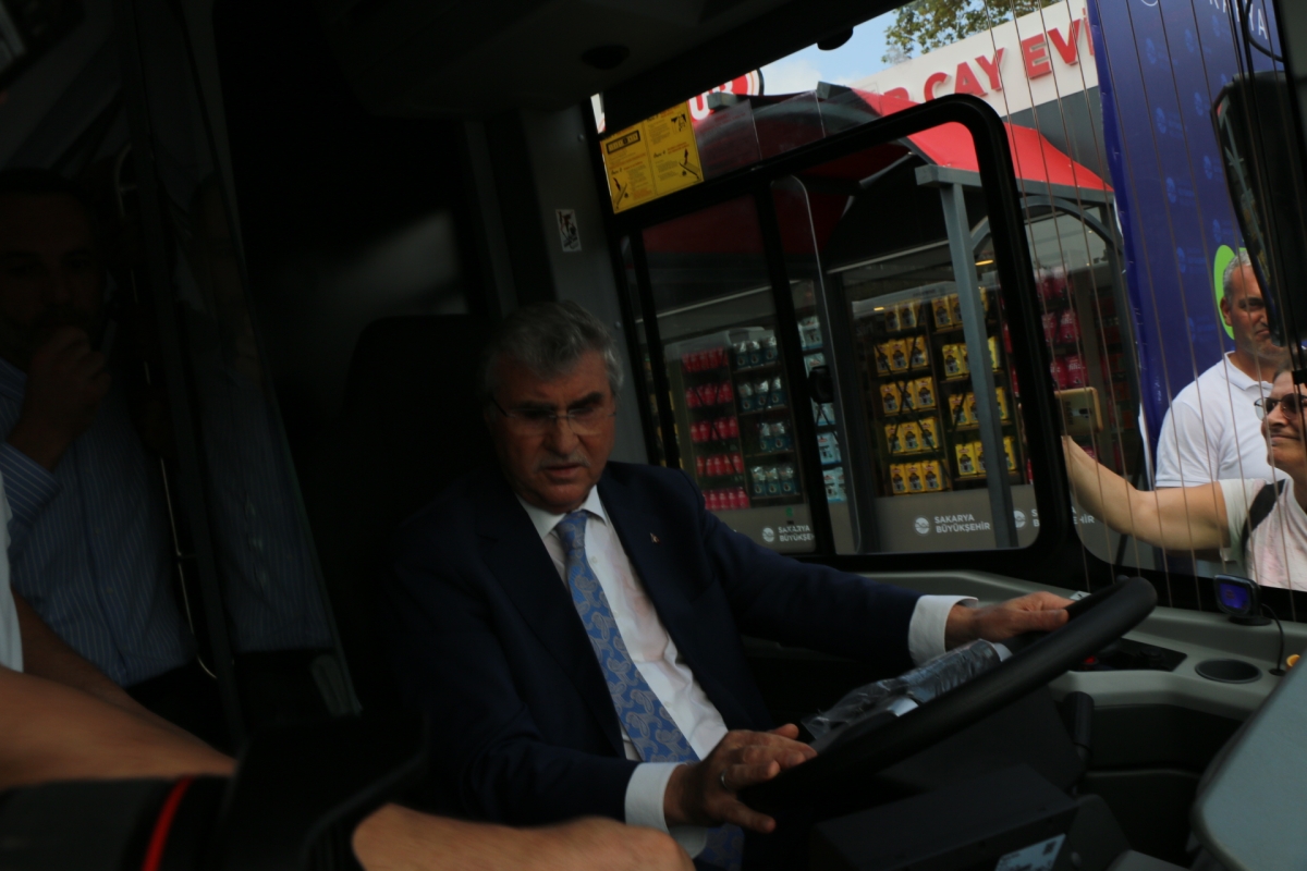Sakarya Büyükşehir Belediyesi Ulaşım filosunu 18 yeni araç ekledi