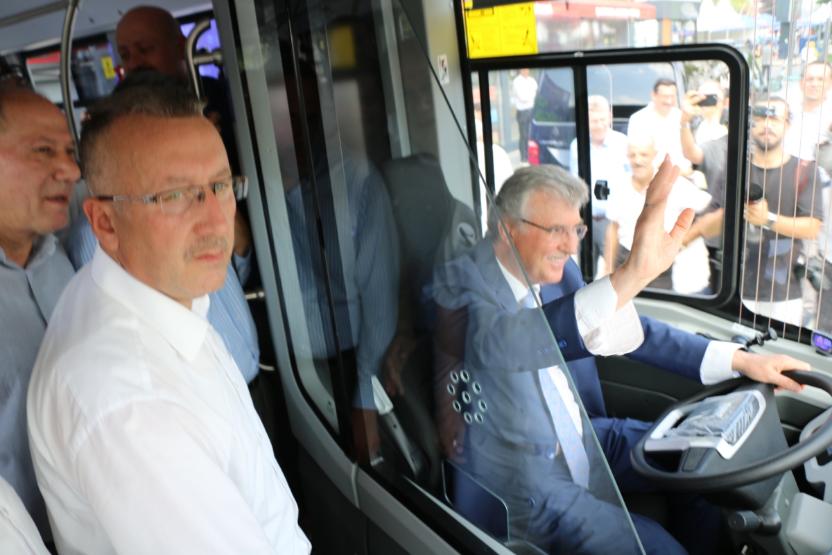 Sakarya Büyükşehir Belediyesi Ulaşım filosunu 18 yeni araç ekledi