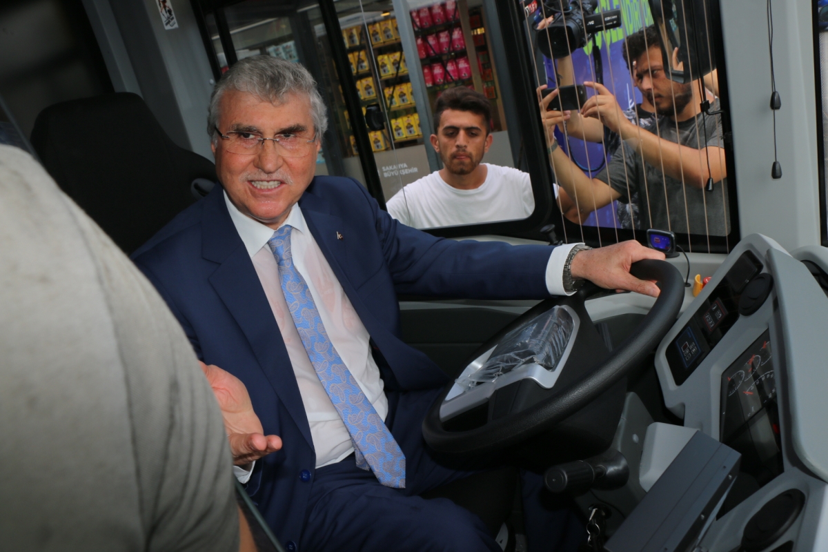 Sakarya Büyükşehir Belediyesi Ulaşım filosunu 18 yeni araç ekledi