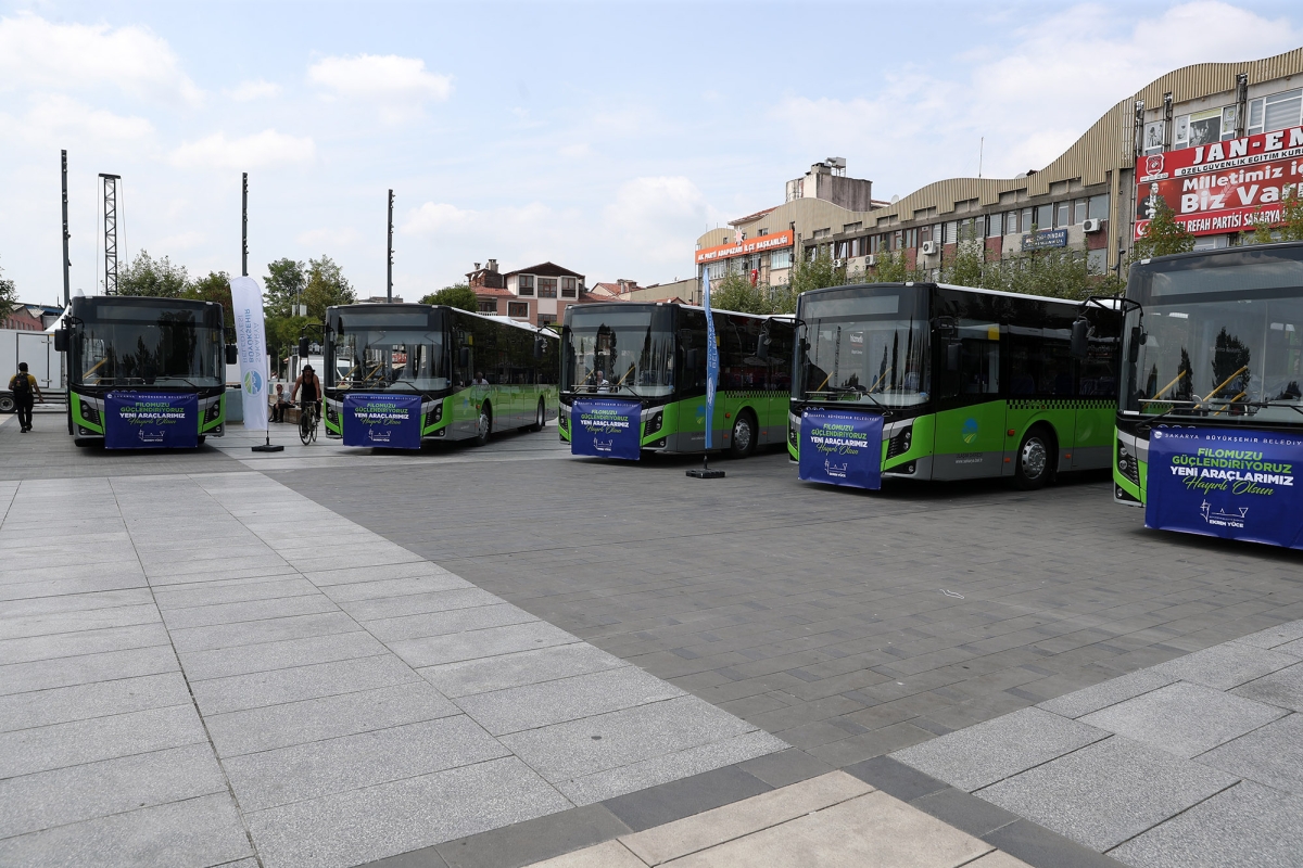 Sakarya Büyükşehir Belediyesi Ulaşım filosunu 18 yeni araç ekledi