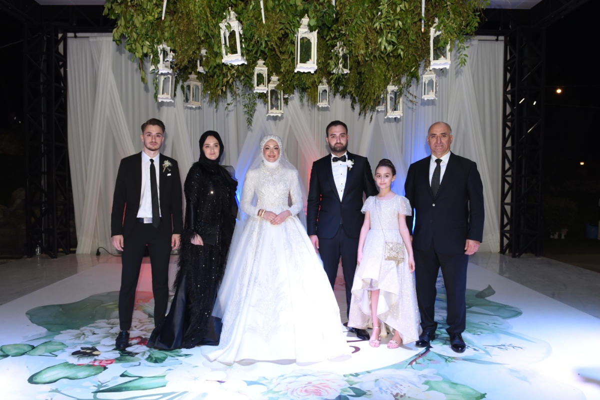 Muhteşem Düğün; Kuyumcu Tenekeci'nin Biricik Kızı Dünya Evine Girdi