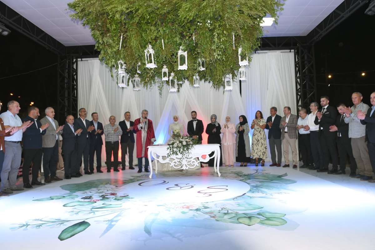 Muhteşem Düğün; Kuyumcu Tenekeci'nin Biricik Kızı Dünya Evine Girdi