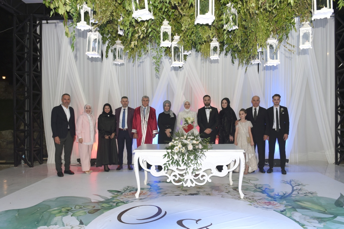Muhteşem Düğün; Kuyumcu Tenekeci'nin Biricik Kızı Dünya Evine Girdi