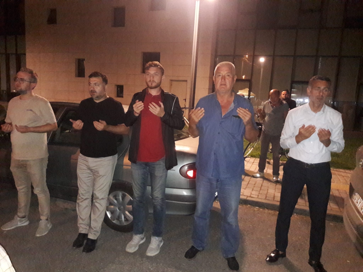 Başkan Erdal Erdem MERHUM ANNESİ İÇİN MEVLİT OKUTTU