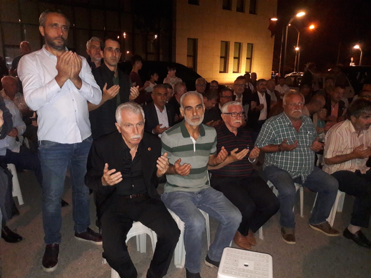 Başkan Erdal Erdem MERHUM ANNESİ İÇİN MEVLİT OKUTTU