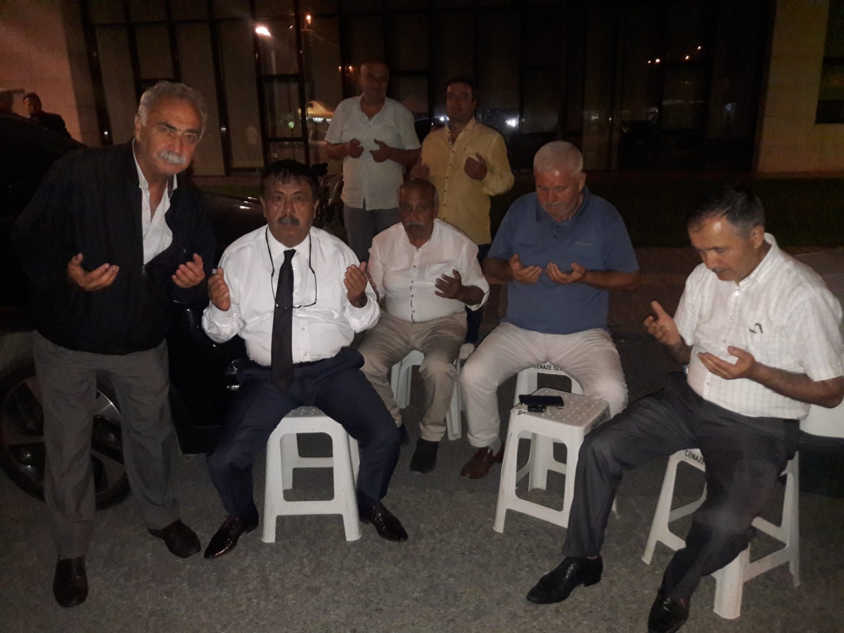 Başkan Erdal Erdem MERHUM ANNESİ İÇİN MEVLİT OKUTTU