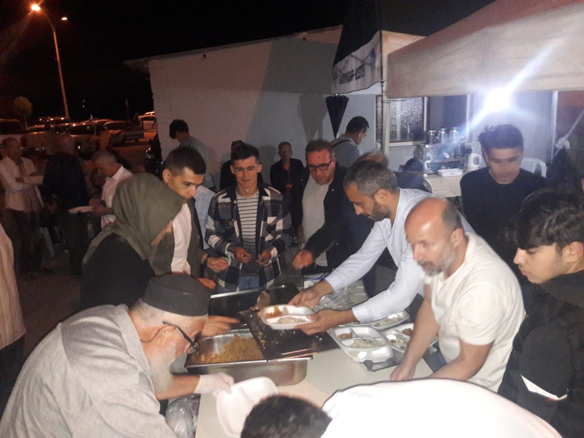 Başkan Erdal Erdem MERHUM ANNESİ İÇİN MEVLİT OKUTTU