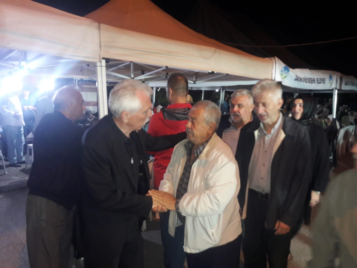 Başkan Erdal Erdem MERHUM ANNESİ İÇİN MEVLİT OKUTTU