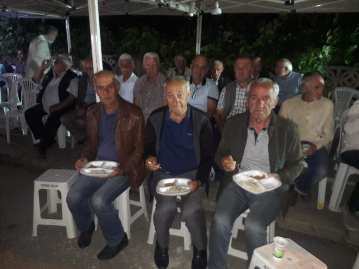 Başkan Erdal Erdem MERHUM ANNESİ İÇİN MEVLİT OKUTTU
