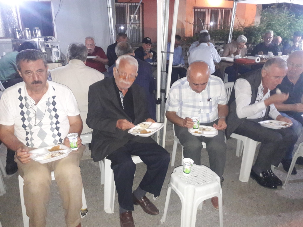 Başkan Erdal Erdem MERHUM ANNESİ İÇİN MEVLİT OKUTTU