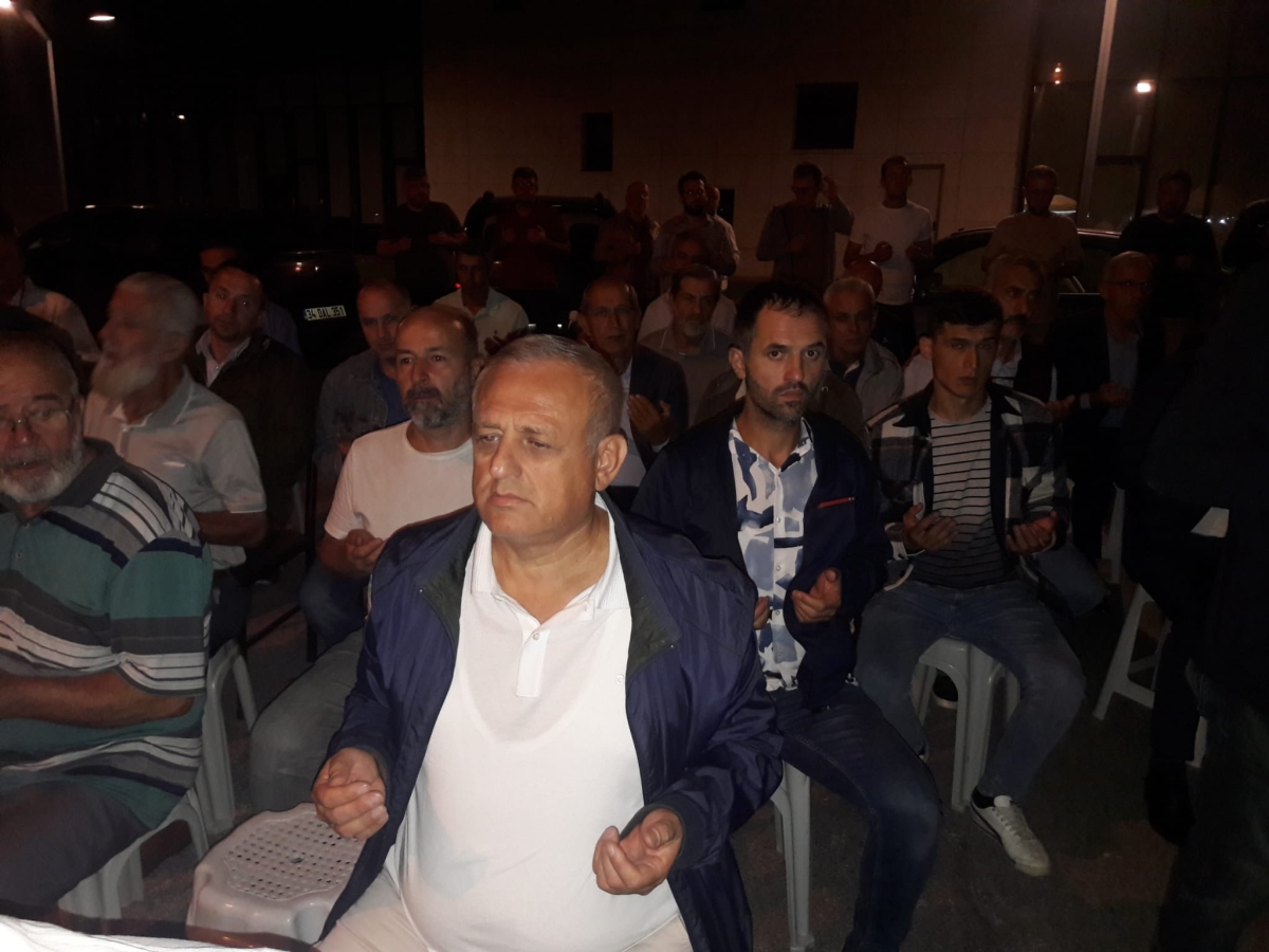 Başkan Erdal Erdem MERHUM ANNESİ İÇİN MEVLİT OKUTTU