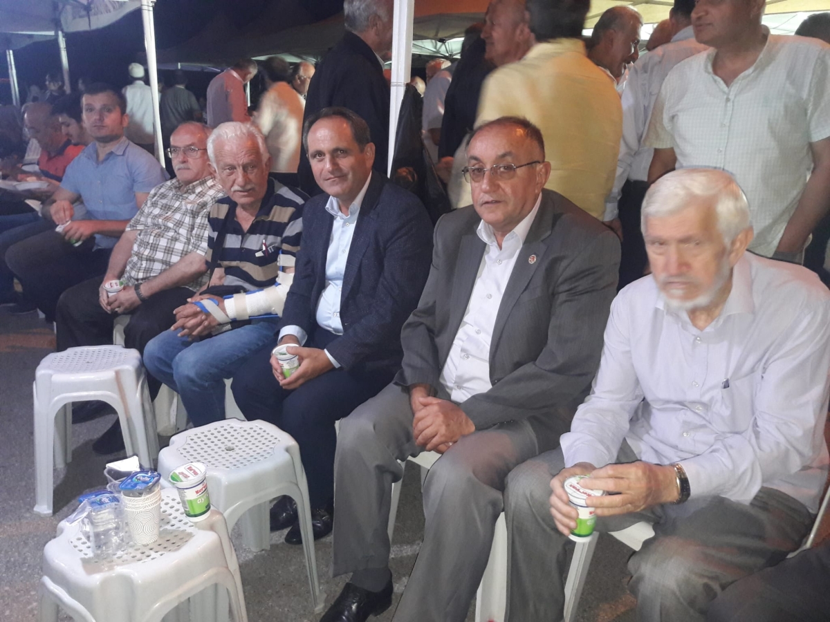 Başkan Erdal Erdem MERHUM ANNESİ İÇİN MEVLİT OKUTTU