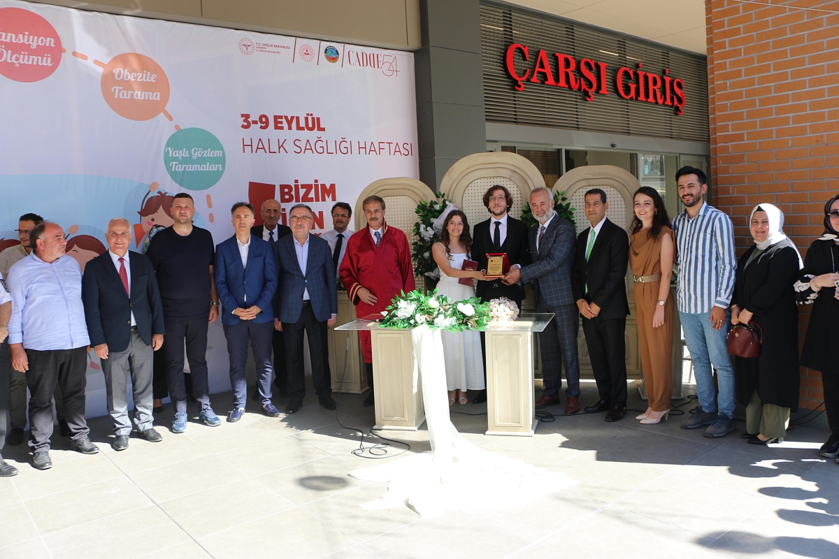 Halk Sağlı etkinliğinde nikah kıydılar