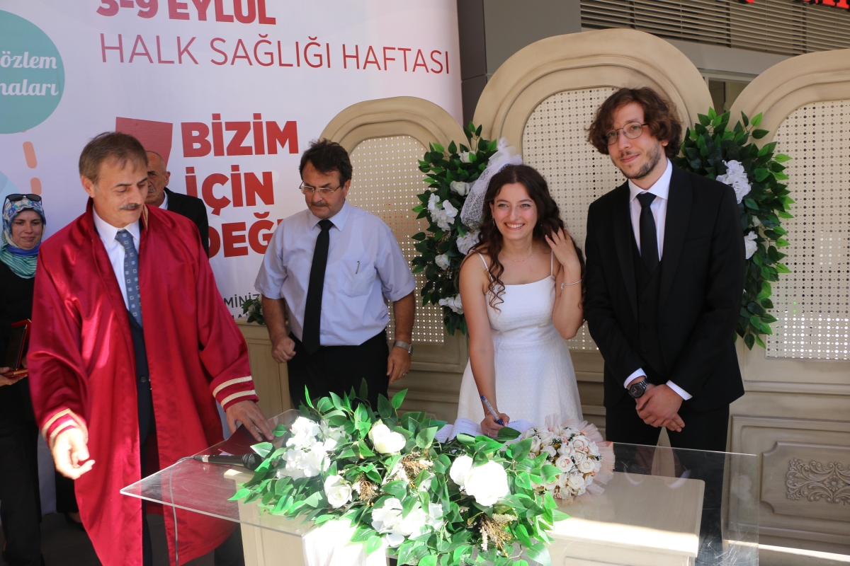 Halk Sağlı etkinliğinde nikah kıydılar
