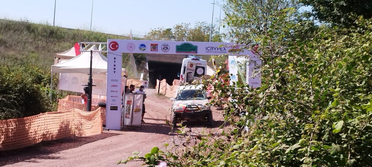 Türkiye’nin en büyük off-road yarışı Sakarya'da başladı