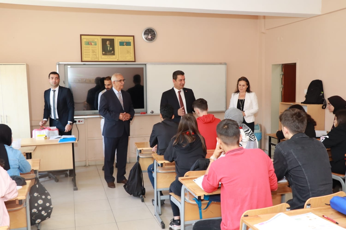 Savaşçı, Sapanca Anadolu Lisesini Ziyaret Etti