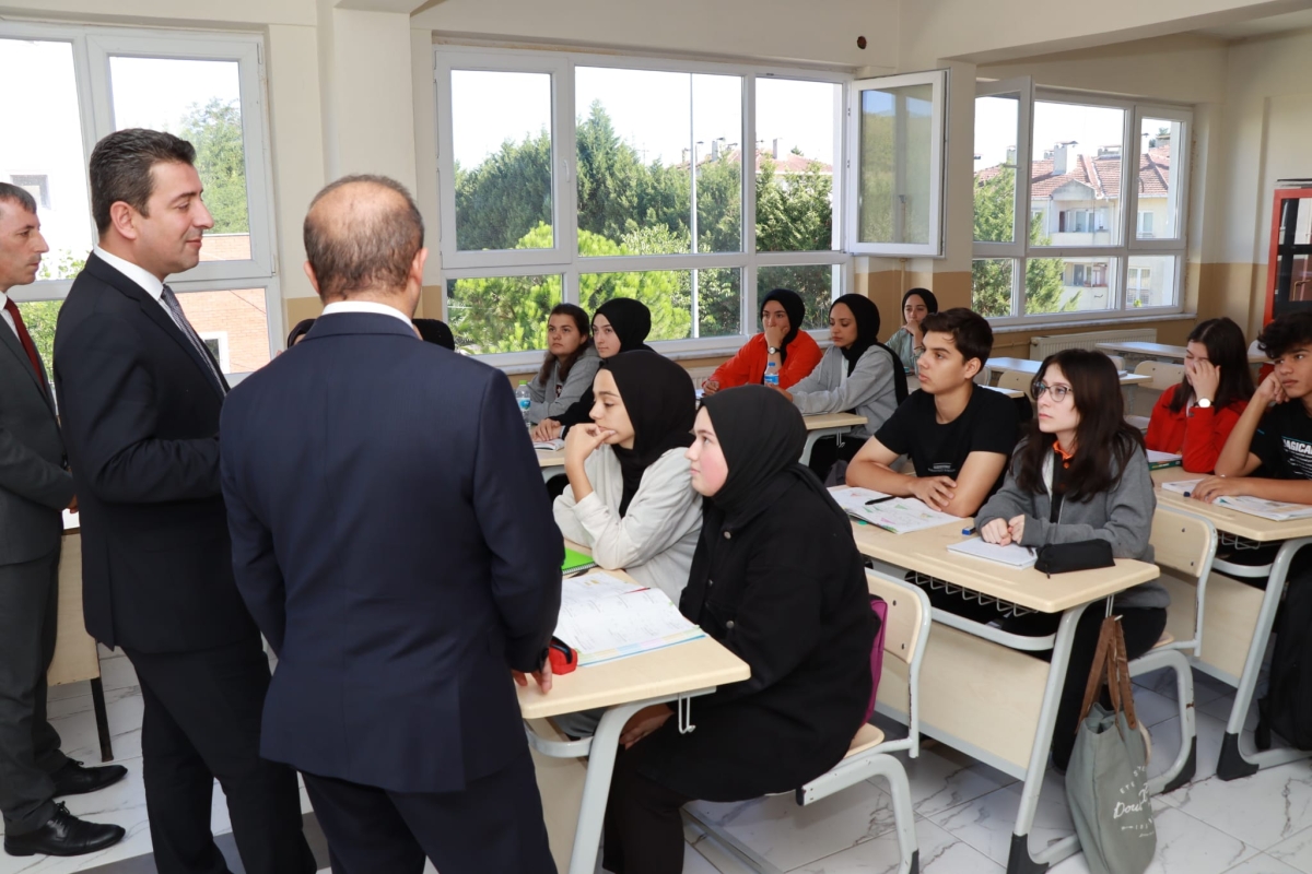 Savaşçı'dan Ferizli'de Okul Ziyaretleri
