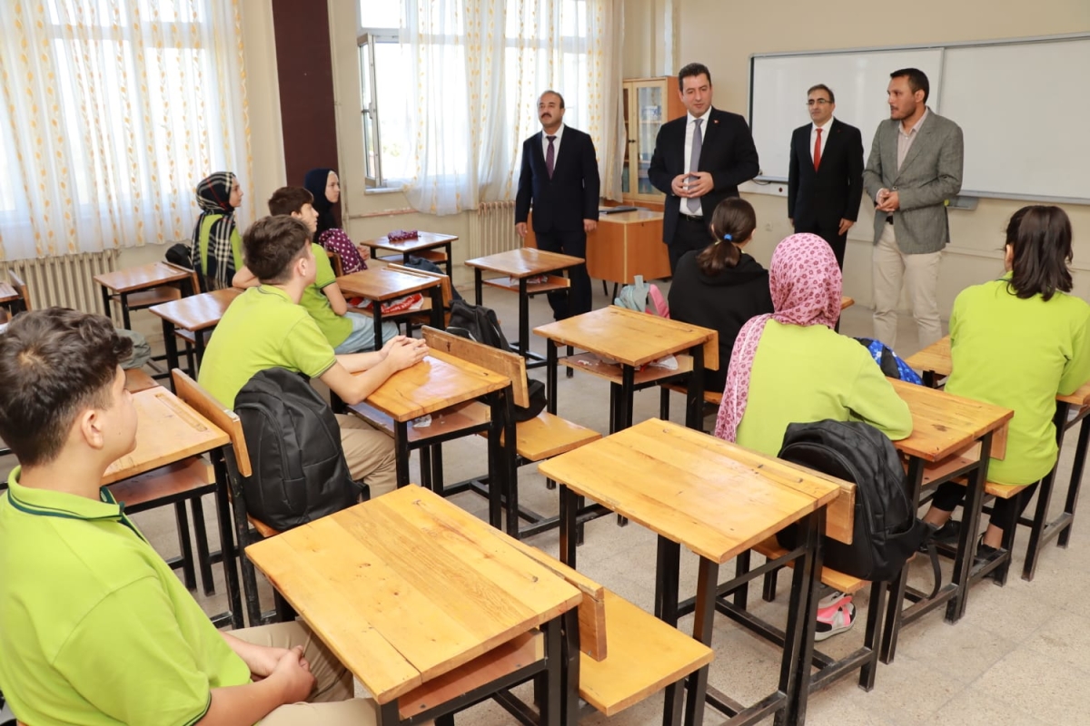 Ferizli Hatice Aslan İlk ve Ortaokulundan KARELER