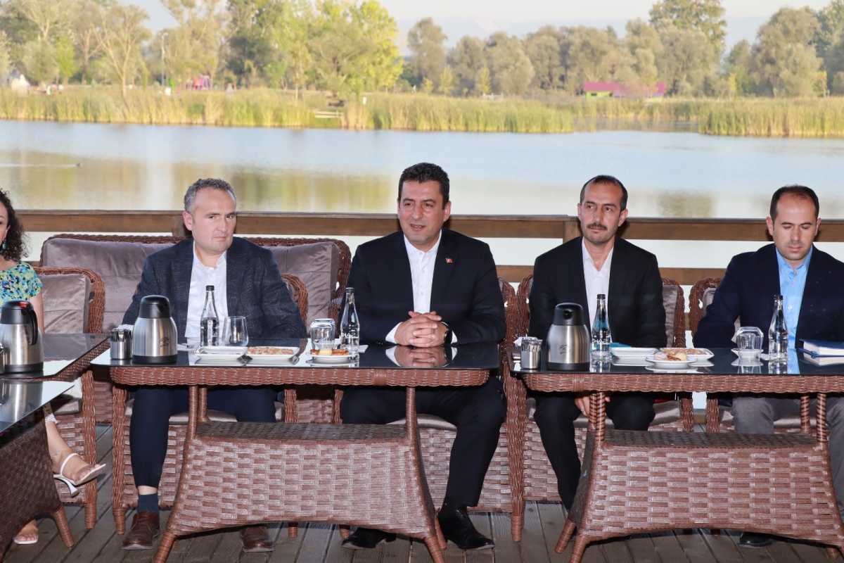 Yeni eğitim yılının ilk öğretmen buluşması Arifiye'den KARELER