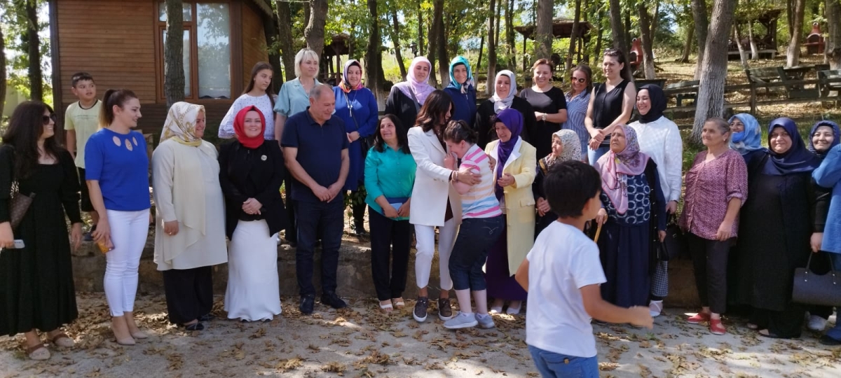 Sakarya Ak Partili Kadın Kolları Korucuk Mahallesin de