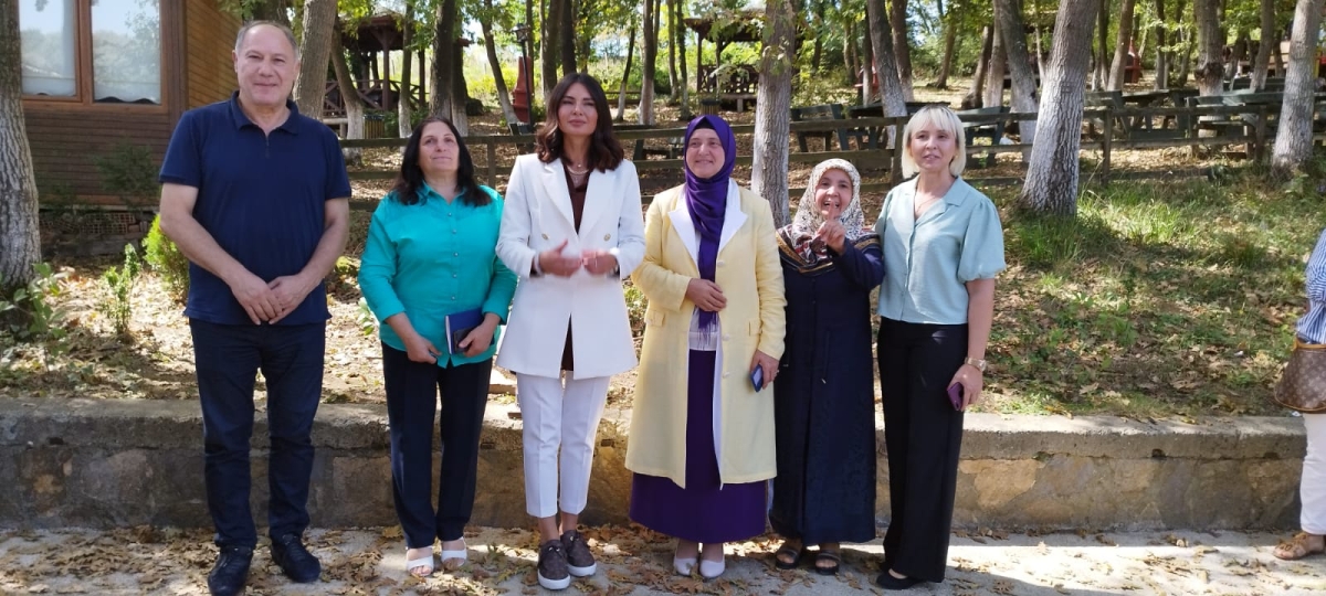 Sakarya Ak Partili Kadın Kolları Korucuk Mahallesin de