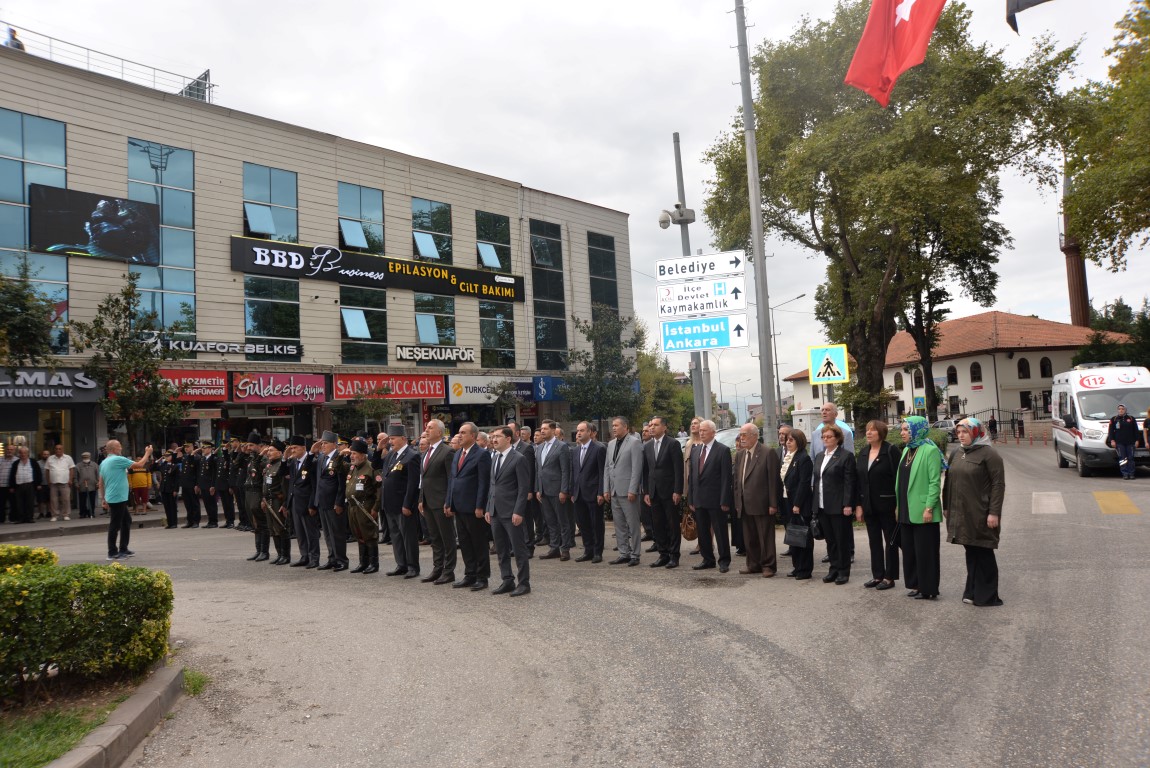 GAZİLER GÜNÜ HENDEK'TE TÖRENLE KUTLANDI
