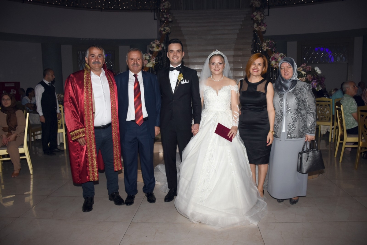 Zehra Betül ve Kurtuluş’a Mutluluklar
