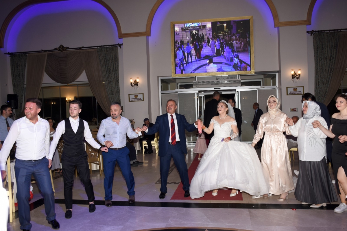 Zehra Betül ve Kurtuluş’a Mutluluklar