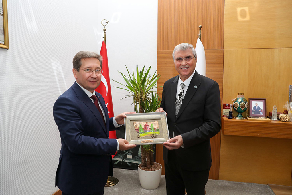 Belarus Büyükelçisi Victor Rybak; Cumhurbaşkanı Erdoğan’ın tavsiyesiyle Sakarya’ya geldi