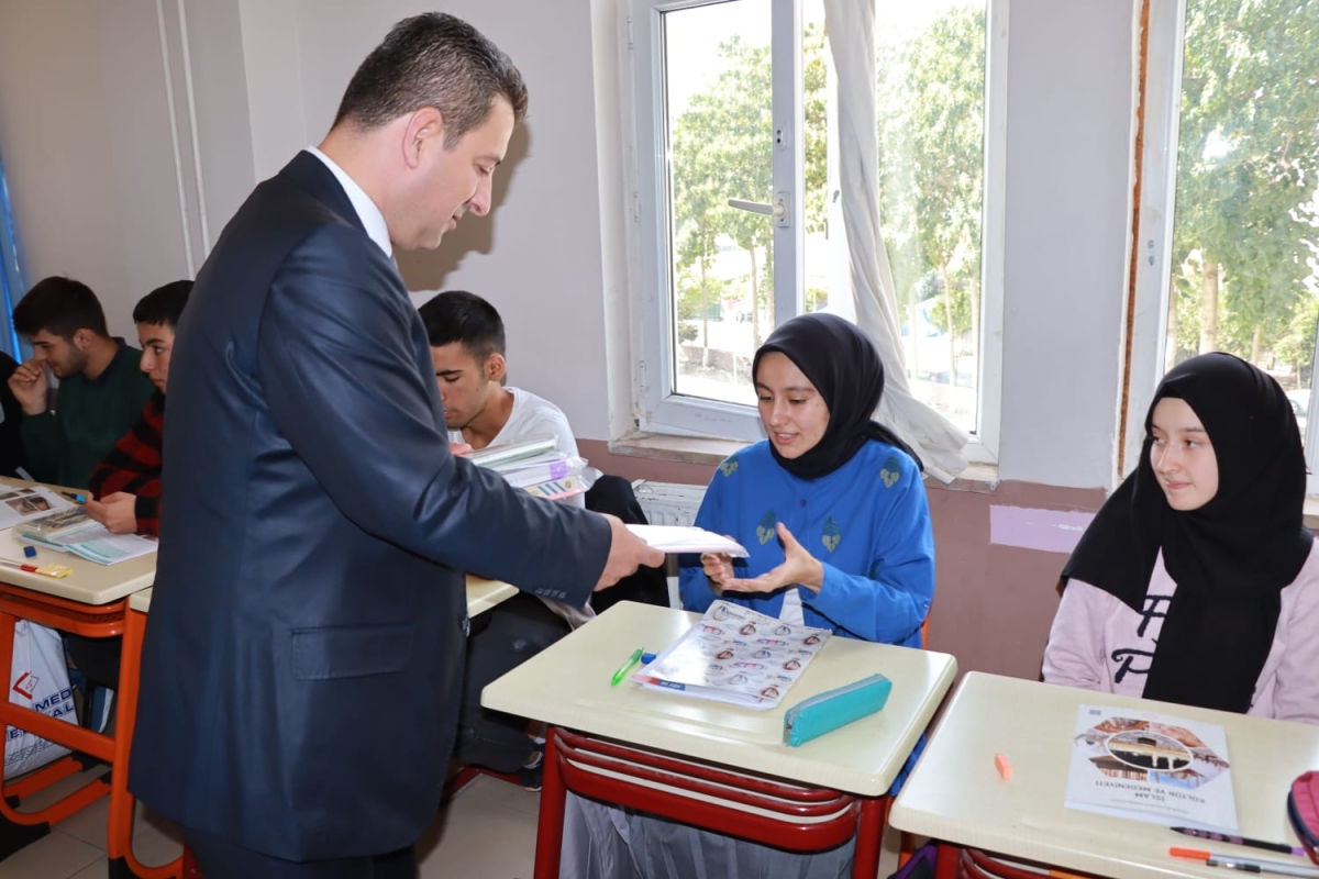 İl Millî Eğitim Müdürü Savaşçı Pamukova İlçesinde Okulları Ziyaret
