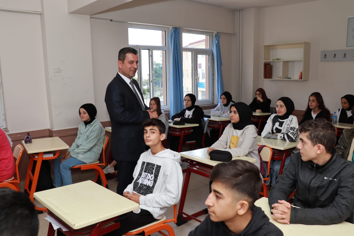 İl Millî Eğitim Müdürü Savaşçı Pamukova İlçesinde Okulları Ziyaret