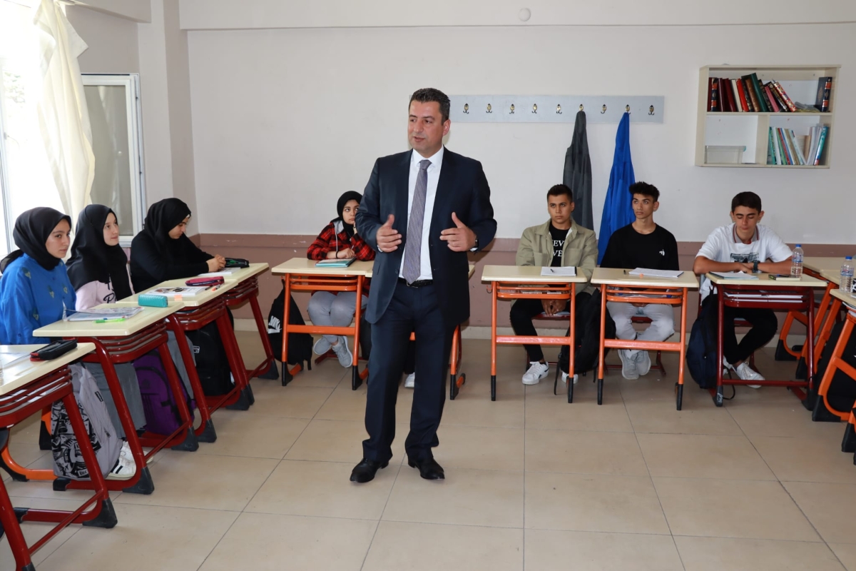 İl Millî Eğitim Müdürü Savaşçı Pamukova İlçesinde Okulları Ziyaret