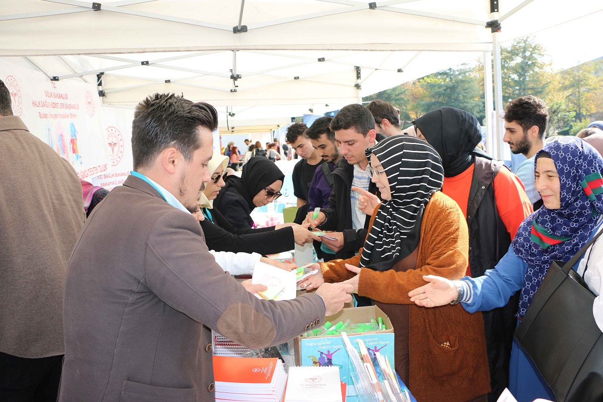 Gençlik panayırına yoğun ilgi