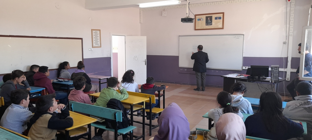 Köyde Okuma Etkinliği” programının kırk yedincisi Yenifakılı’nın Bektaşlı Köyü’nde düzenlendi.