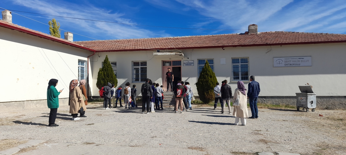 Köyde Okuma Etkinliği” programının kırk yedincisi Yenifakılı’nın Bektaşlı Köyü’nde düzenlendi.