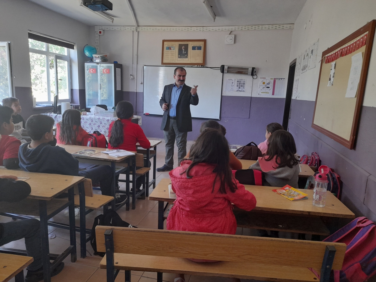 Köyde Okuma Etkinliği” programının kırk yedincisi Yenifakılı’nın Bektaşlı Köyü’nde düzenlendi.