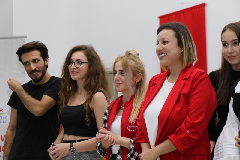 GENÇLİK MERKEZİNDEN MUHTEŞEM GECE