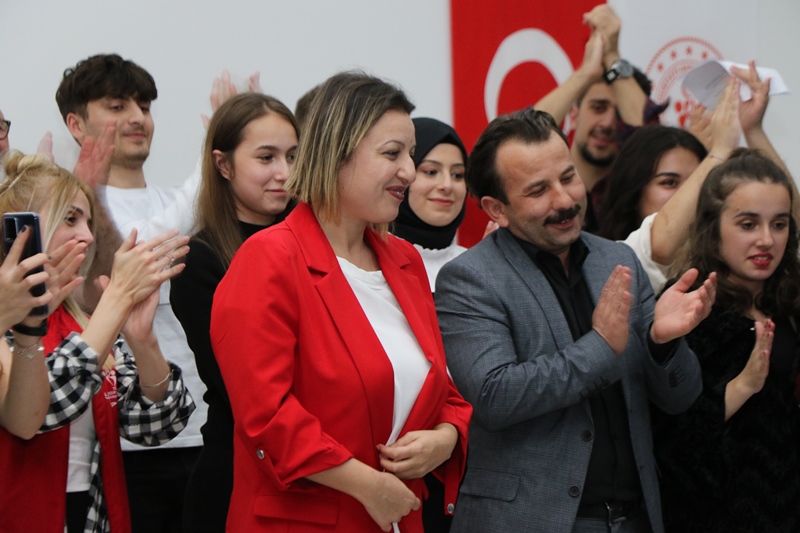 GENÇLİK MERKEZİNDEN MUHTEŞEM GECE