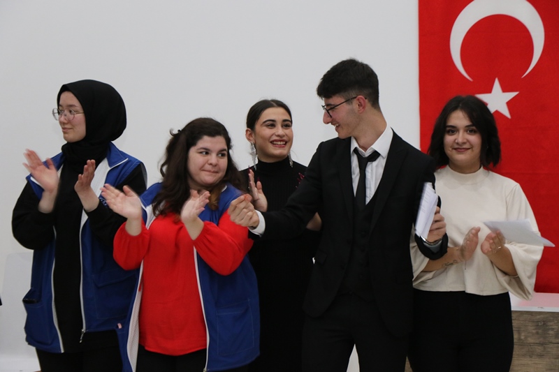 GENÇLİK MERKEZİNDEN MUHTEŞEM GECE