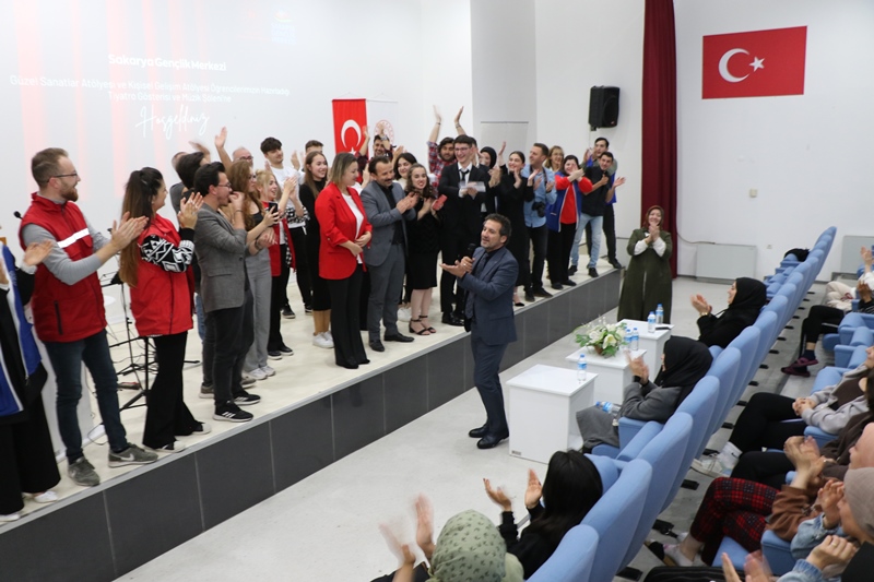 GENÇLİK MERKEZİNDEN MUHTEŞEM GECE