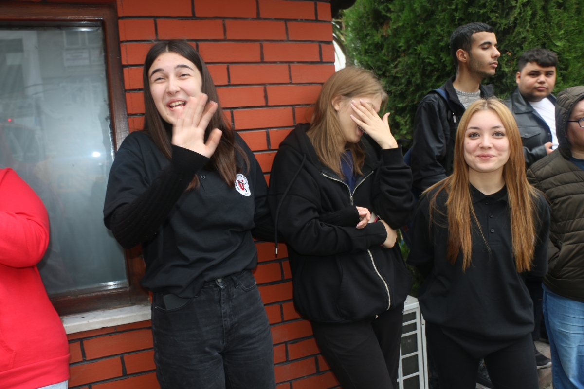 Sakarya Büyükşehir karşısında intihar girişimi