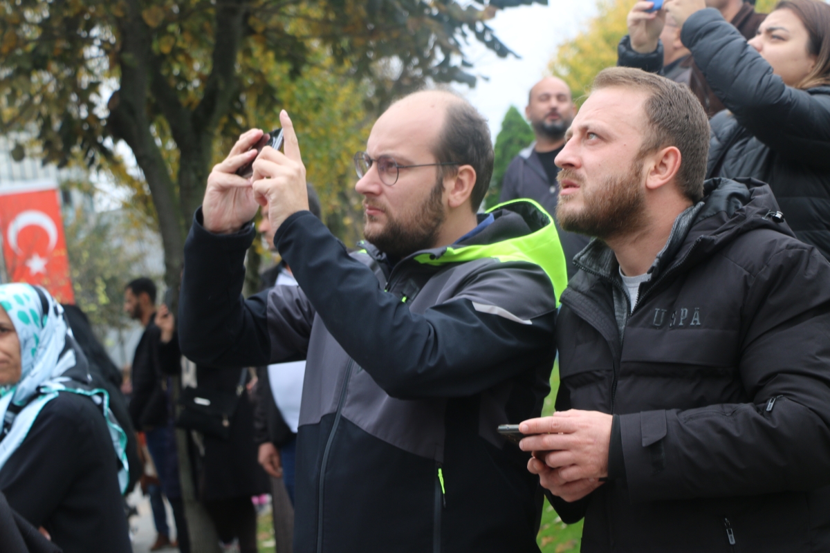 Sakarya Büyükşehir karşısında intihar girişimi