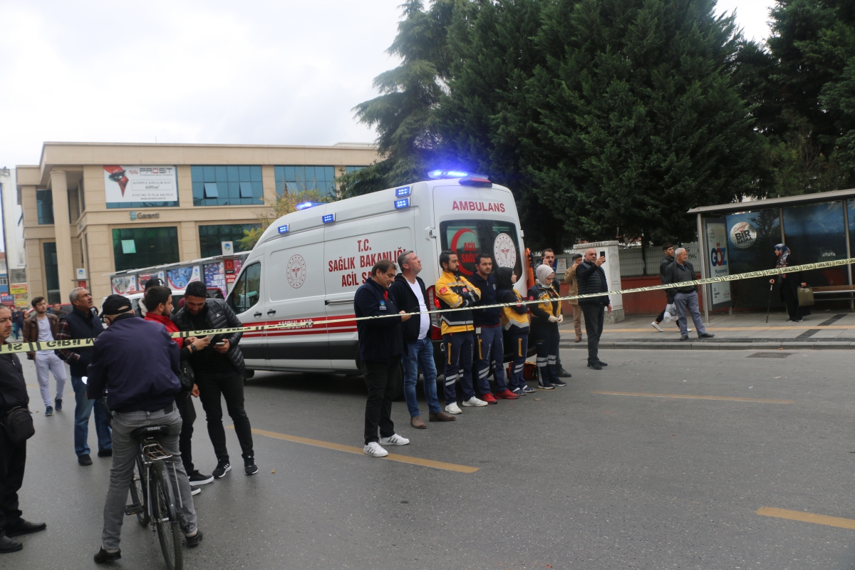Sakarya Büyükşehir karşısında intihar girişimi