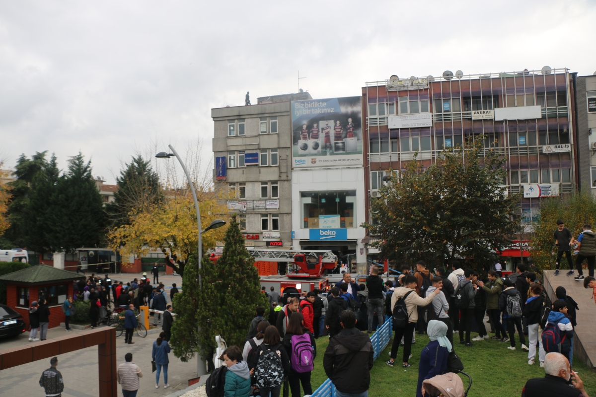Sakarya Büyükşehir karşısında intihar girişimi