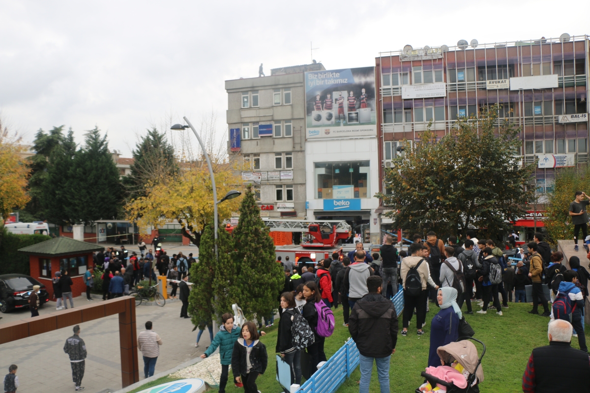 Sakarya Büyükşehir karşısında intihar girişimi