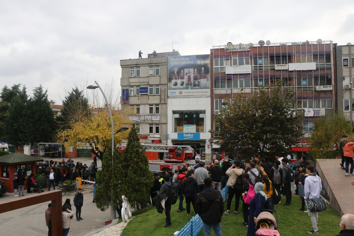 Sakarya Büyükşehir karşısında intihar girişimi