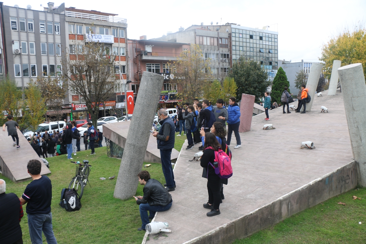 Sakarya Büyükşehir karşısında intihar girişimi