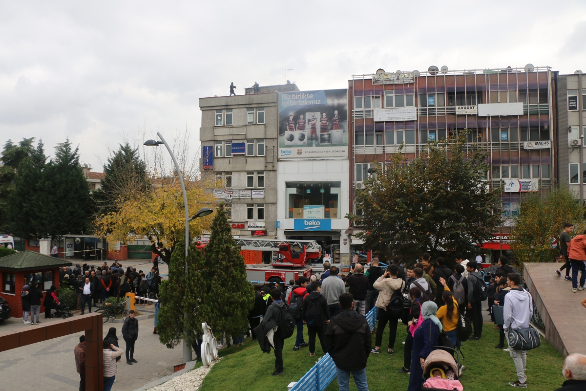 Sakarya Büyükşehir karşısında intihar girişimi