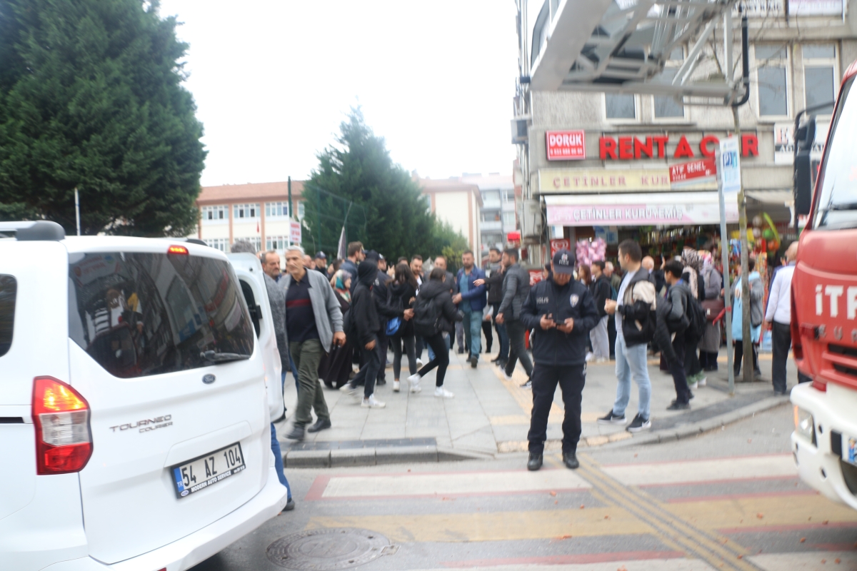 Sakarya Büyükşehir karşısında intihar girişimi